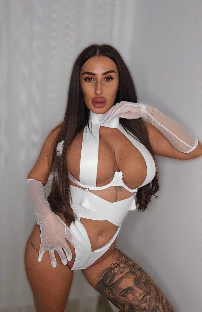 Photo of Adeline, creator on OnlyFans with exclusive content
