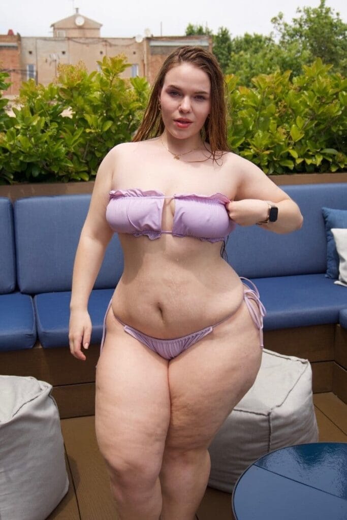 Photo of Amanda Rosie, creator on OnlyFans with exclusive content