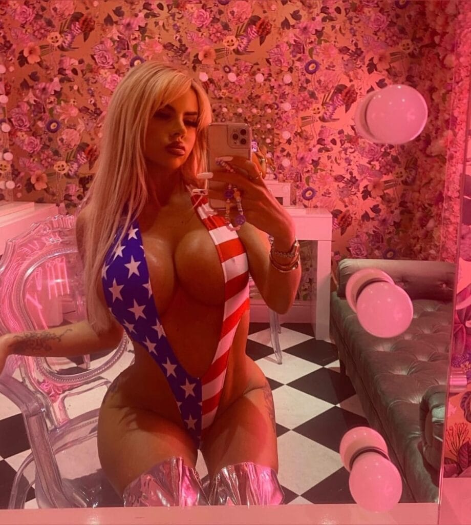 Photo of Hannah Elizabeth, creator on OnlyFans with exclusive content