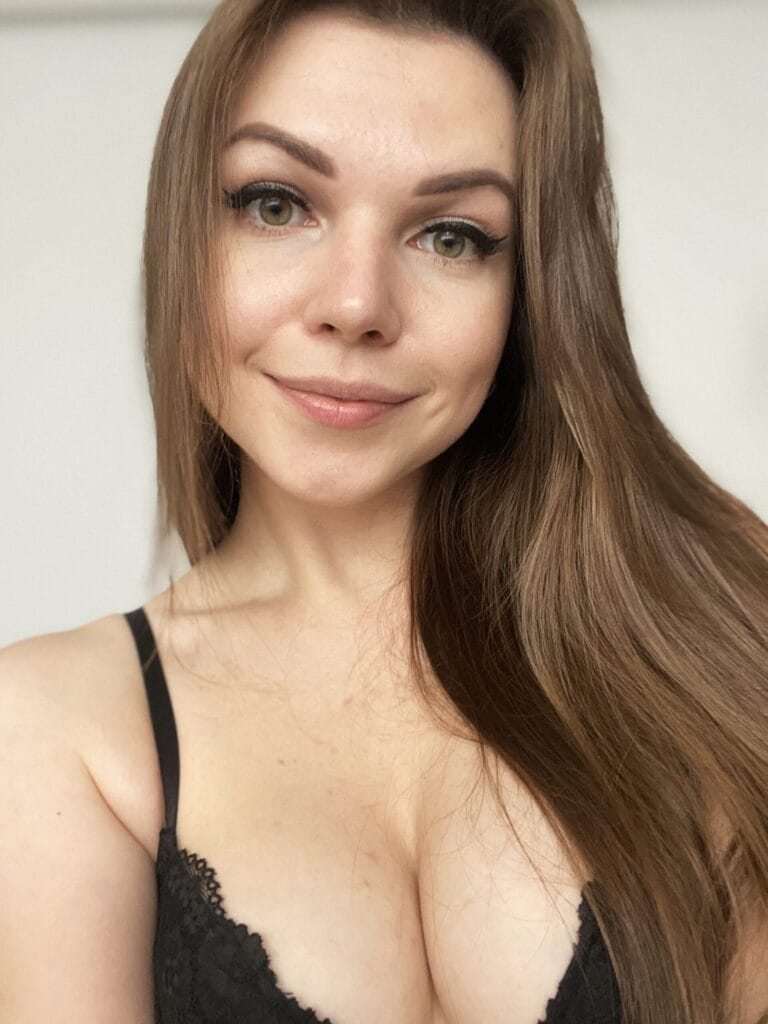 Photo of Natalie_x, creator on OnlyFans with exclusive content
