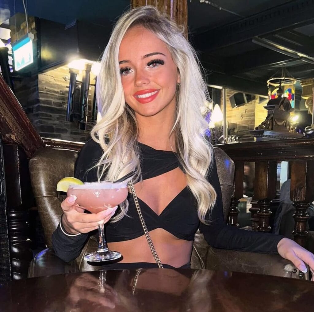 Photo of Amy Nicole, creator on OnlyFans with exclusive content